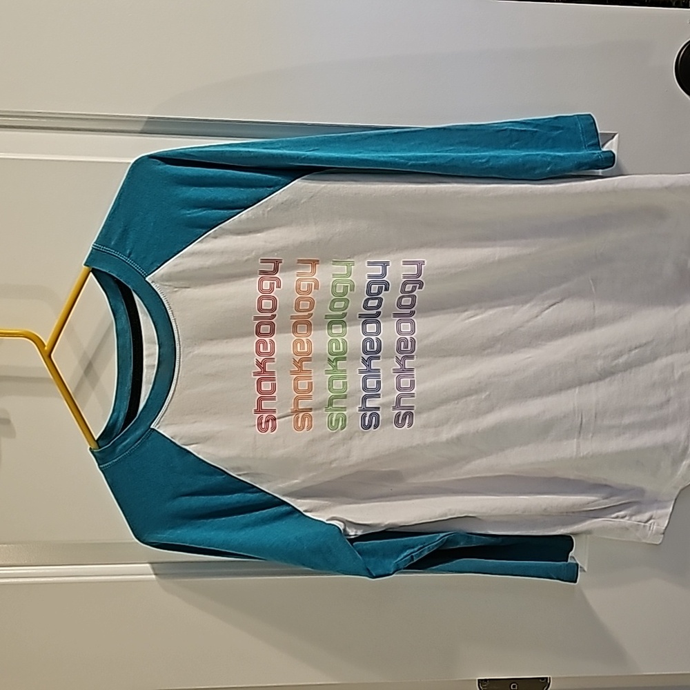 BEACHBODY  GRAPHIC LOGO TEE SZ M